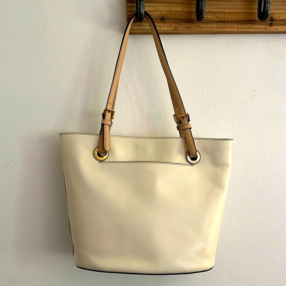 Michael Kors Jet Set Tote - Not Perfect - Picture 3 of 11